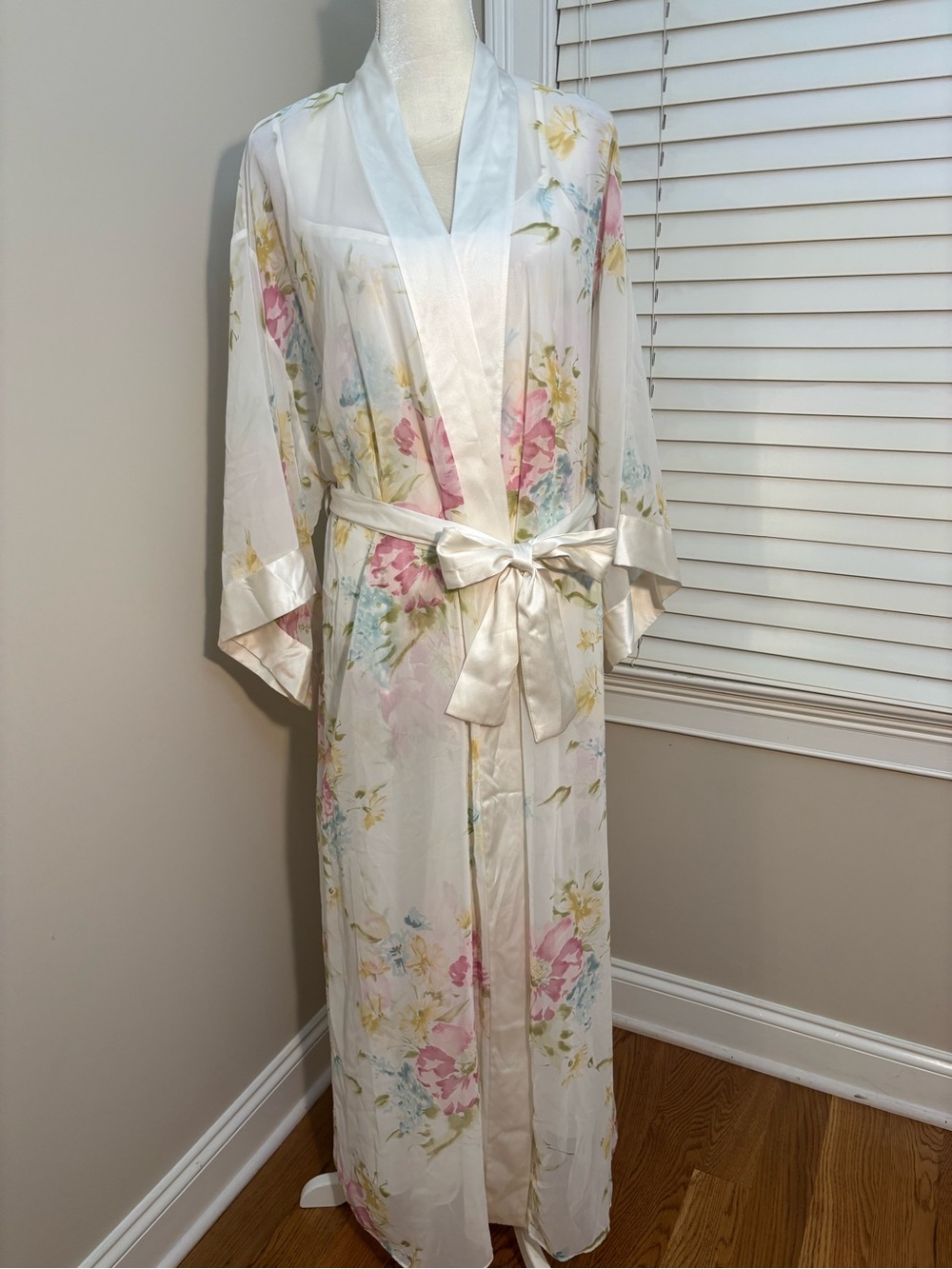 VTG Victoria's Secret Robe and Nightgown Set Peignoir L - Picture 1 of 6